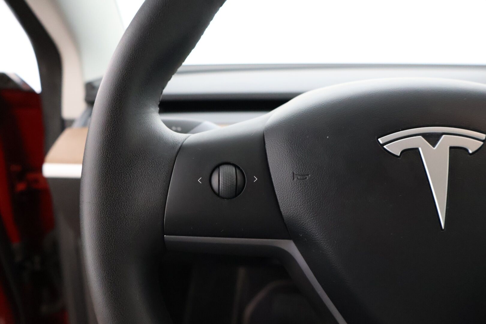 TESLA MODEL 3 2020 Long-Range Dual Motor AWD - Autopilot | Vetokoukku | Premium Audio | Lasikatto | Nahkasisusta 