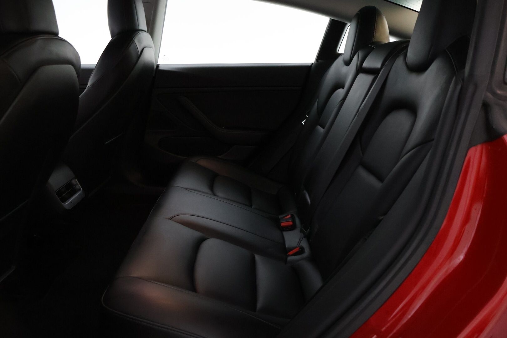 TESLA MODEL 3 2020 Long-Range Dual Motor AWD - Autopilot | Vetokoukku | Premium Audio | Lasikatto | Nahkasisusta 
