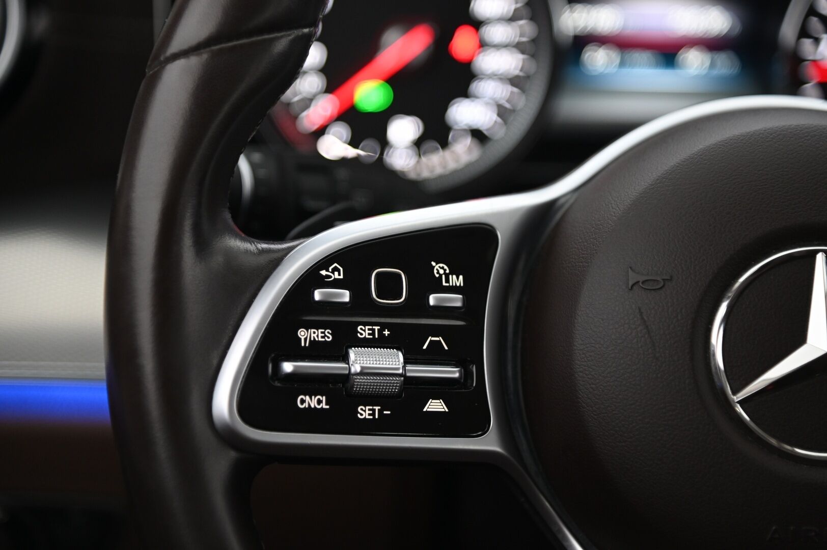 MERCEDES-BENZ E 2019 220 d 4Matic T A Premium Business *DTR+ / Burmester / Nahkapenkit Muistilla / P.Kamera / Apple&Android* - *Juuri huollettu / 2x renkaat & vanteet*