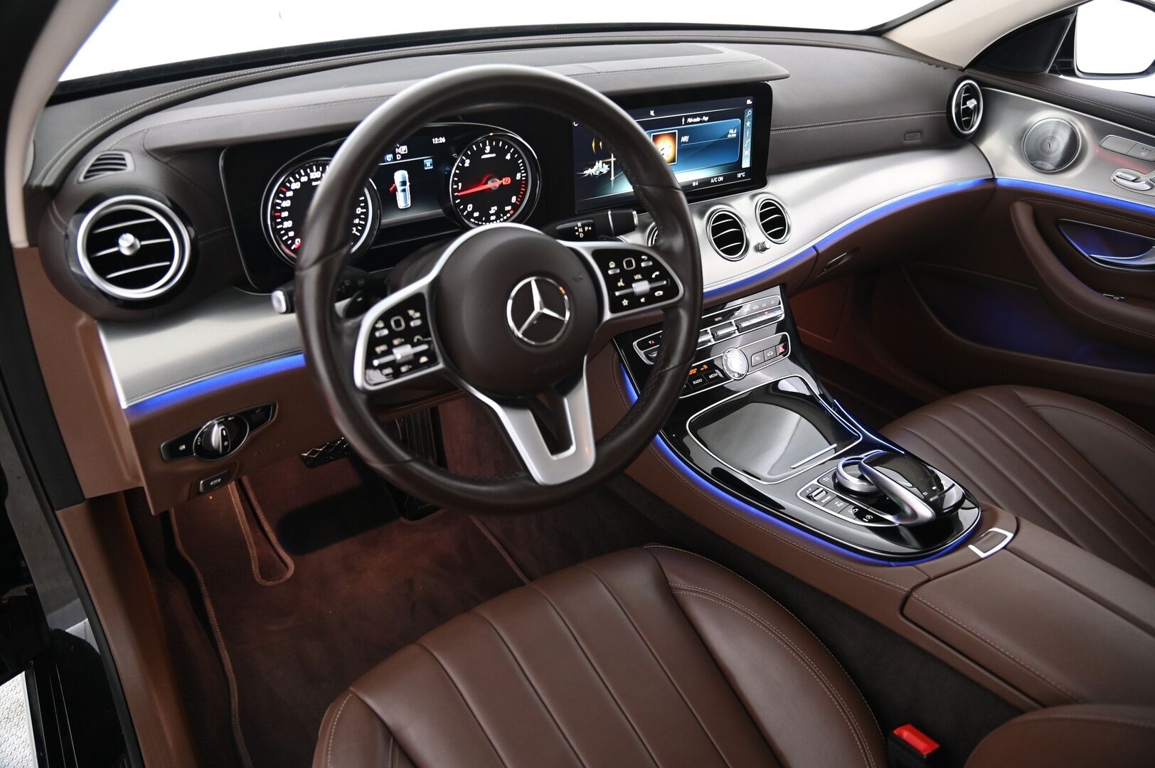 MERCEDES-BENZ E 2019 220 d 4Matic T A Premium Business *DTR+ / Burmester / Nahkapenkit Muistilla / P.Kamera / Apple&Android* - *Juuri huollettu / 2x renkaat & vanteet*