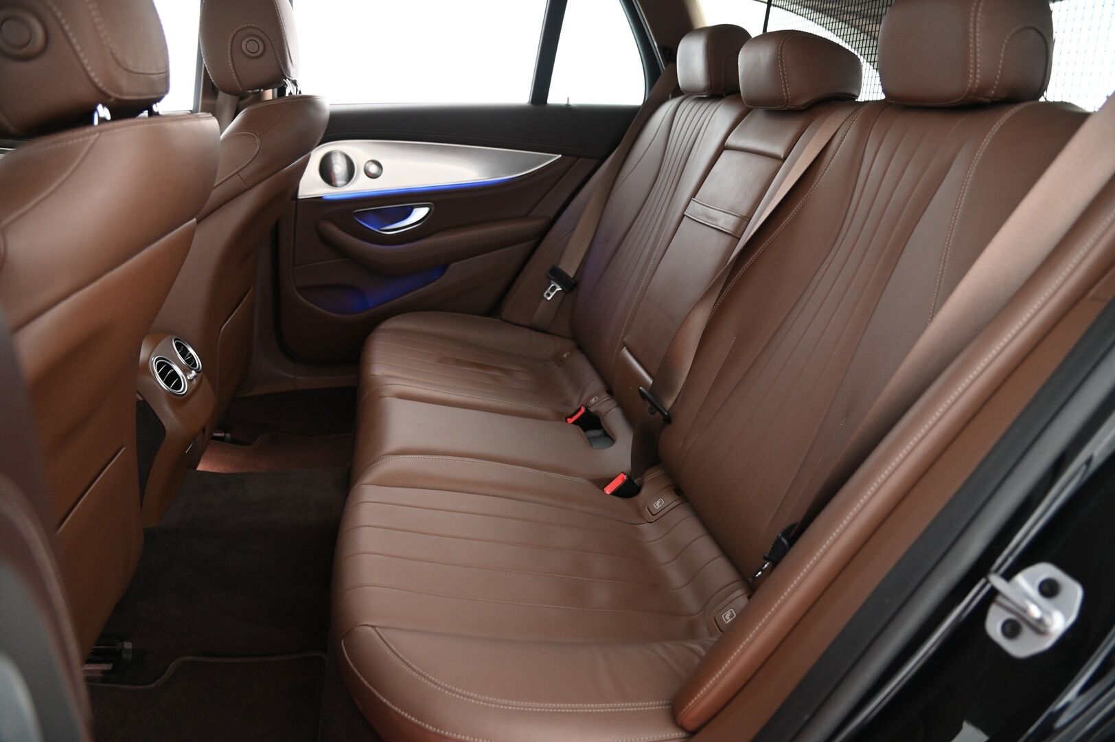 MERCEDES-BENZ E 2019 220 d 4Matic T A Premium Business *DTR+ / Burmester / Nahkapenkit Muistilla / P.Kamera / Apple&Android* - *Juuri huollettu / 2x renkaat & vanteet*