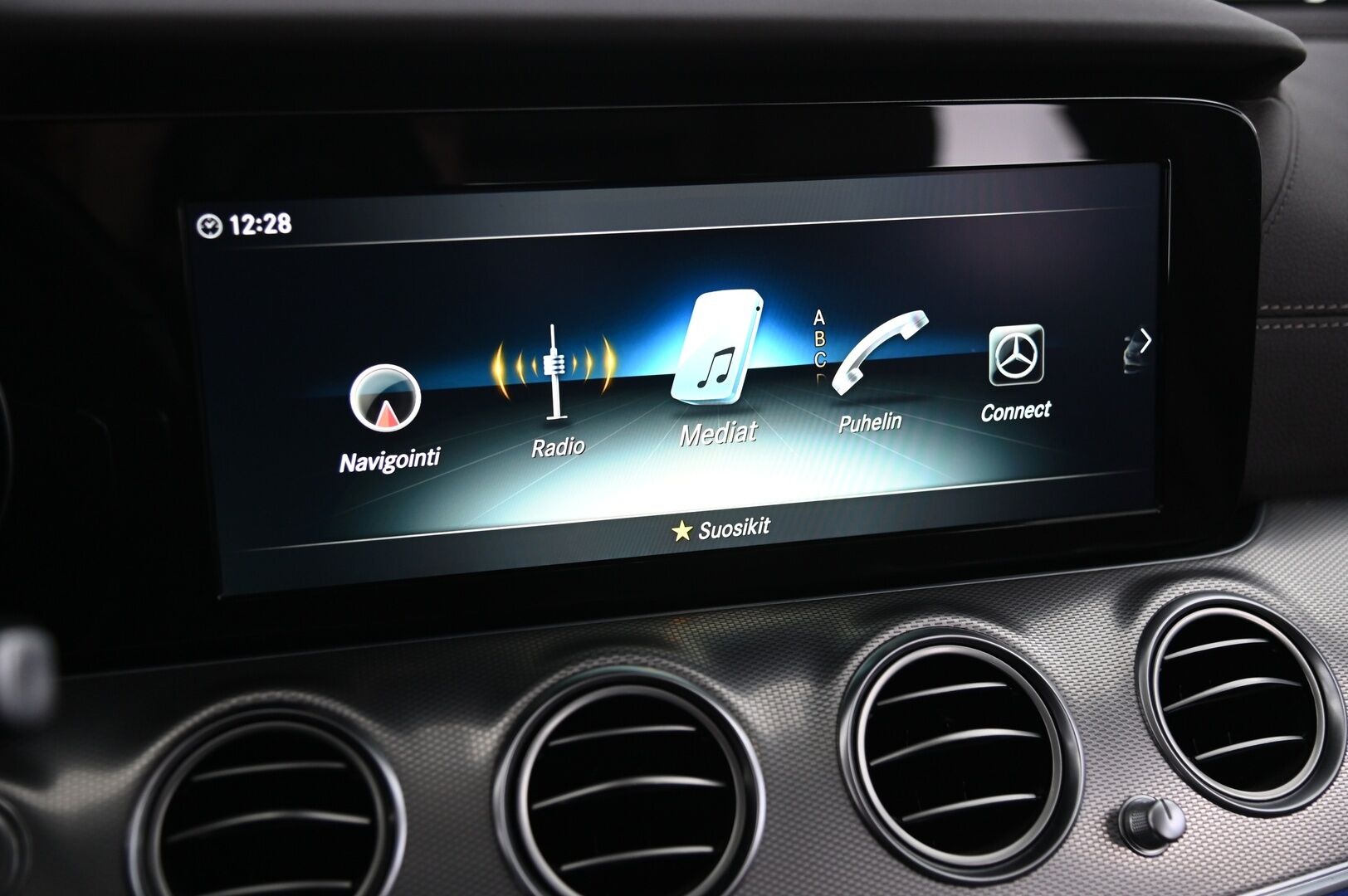 MERCEDES-BENZ E 2019 220 d 4Matic T A Premium Business *DTR+ / Burmester / Nahkapenkit Muistilla / P.Kamera / Apple&Android* - *Juuri huollettu / 2x renkaat & vanteet*