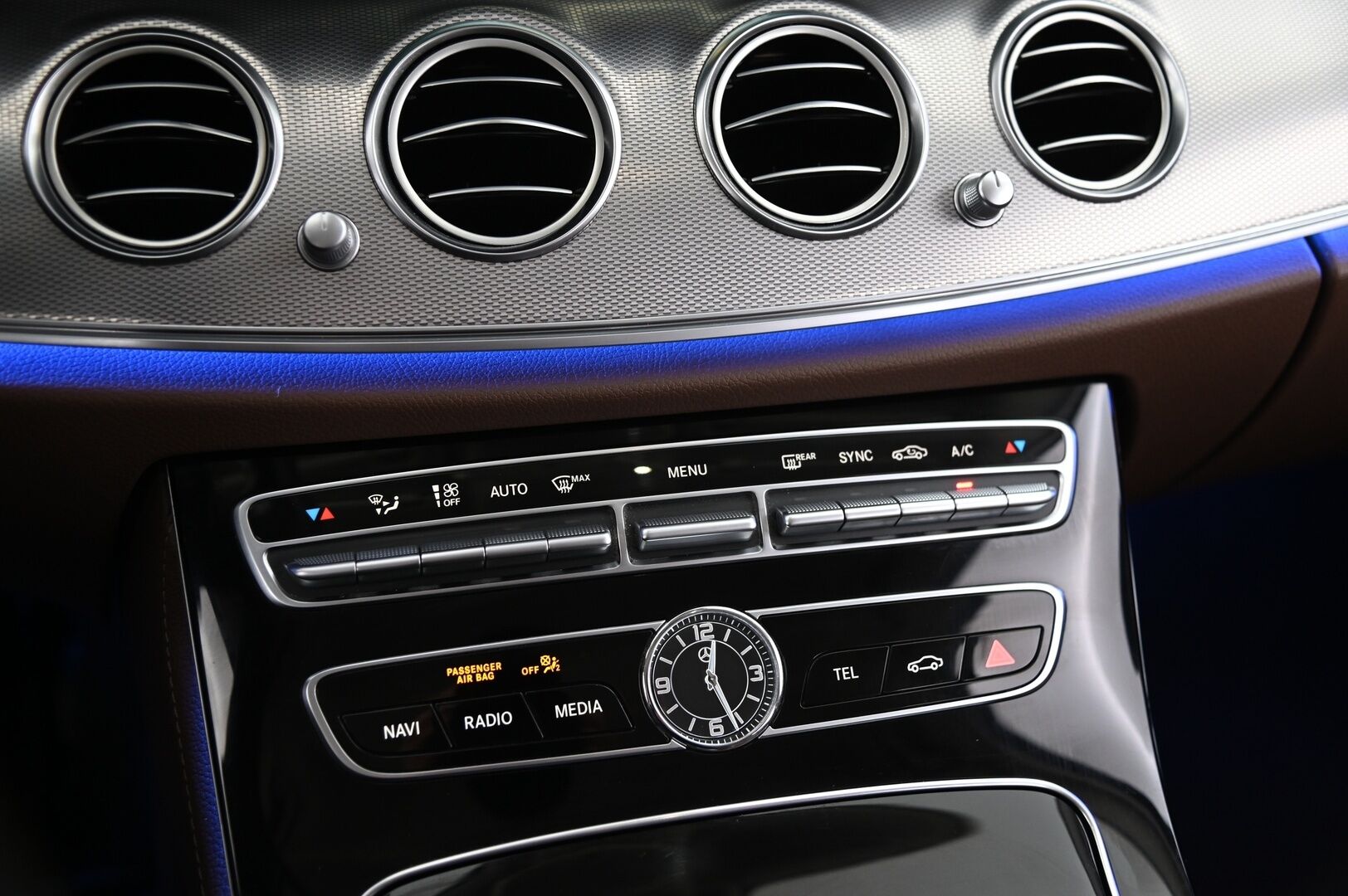 MERCEDES-BENZ E 2019 220 d 4Matic T A Premium Business *DTR+ / Burmester / Nahkapenkit Muistilla / P.Kamera / Apple&Android* - *Juuri huollettu / 2x renkaat & vanteet*
