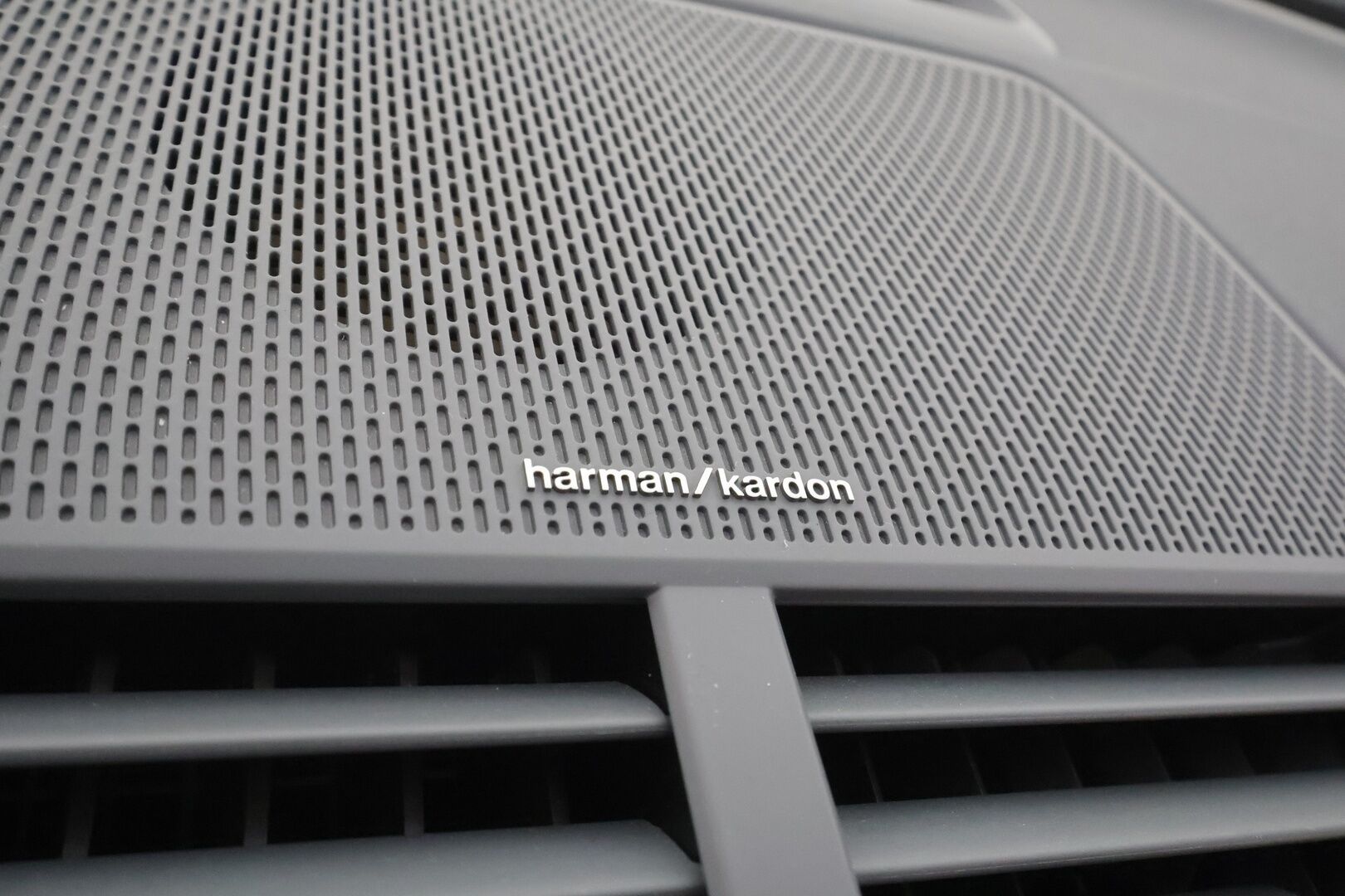 Polestar 2 2021 Launch Edition Performance, 300kW - | Pilot&Plus | Koukku | H&K | ACC | Pixel-LED | 360 | Sporttipenkki Muistilla | Lasikatto | Navi | Kaistavahti | Keyless | 2x Latauskaapelit | Kahdet renkaat aluvanteilla |