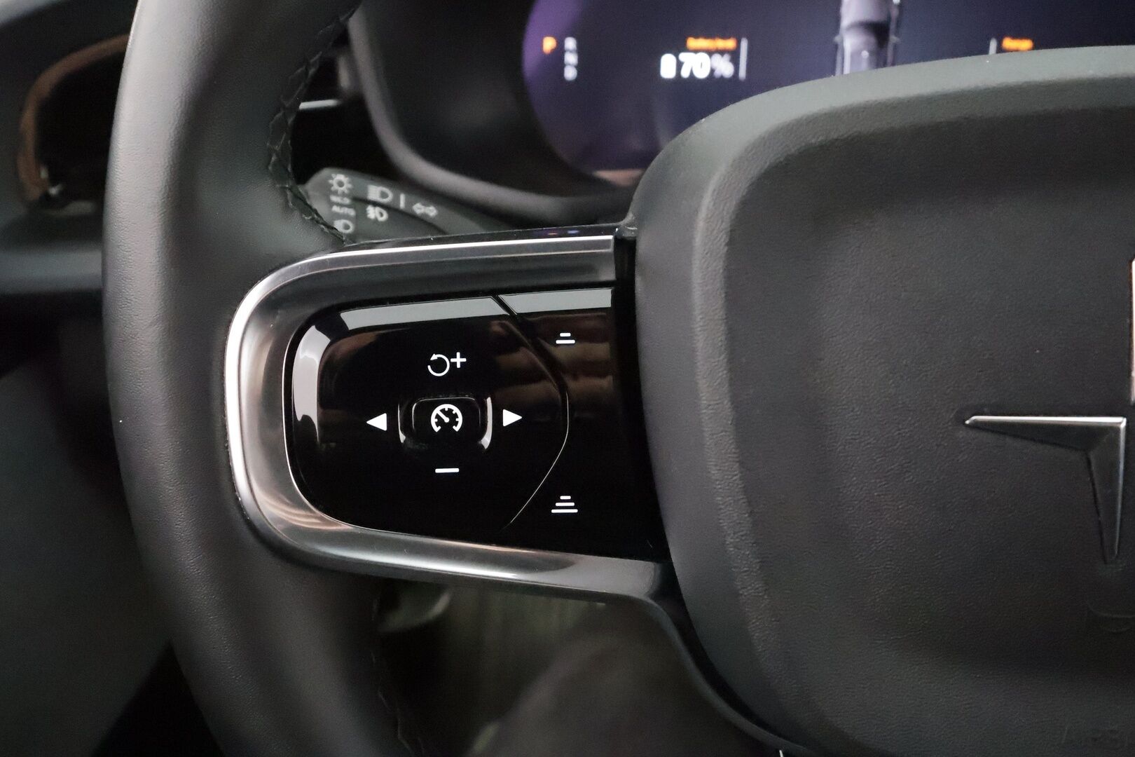 Polestar 2 2021 Launch Edition Performance, 300kW - | Pilot&Plus | Koukku | H&K | ACC | Pixel-LED | 360 | Sporttipenkki Muistilla | Lasikatto | Navi | Kaistavahti | Keyless | 2x Latauskaapelit | Kahdet renkaat aluvanteilla |