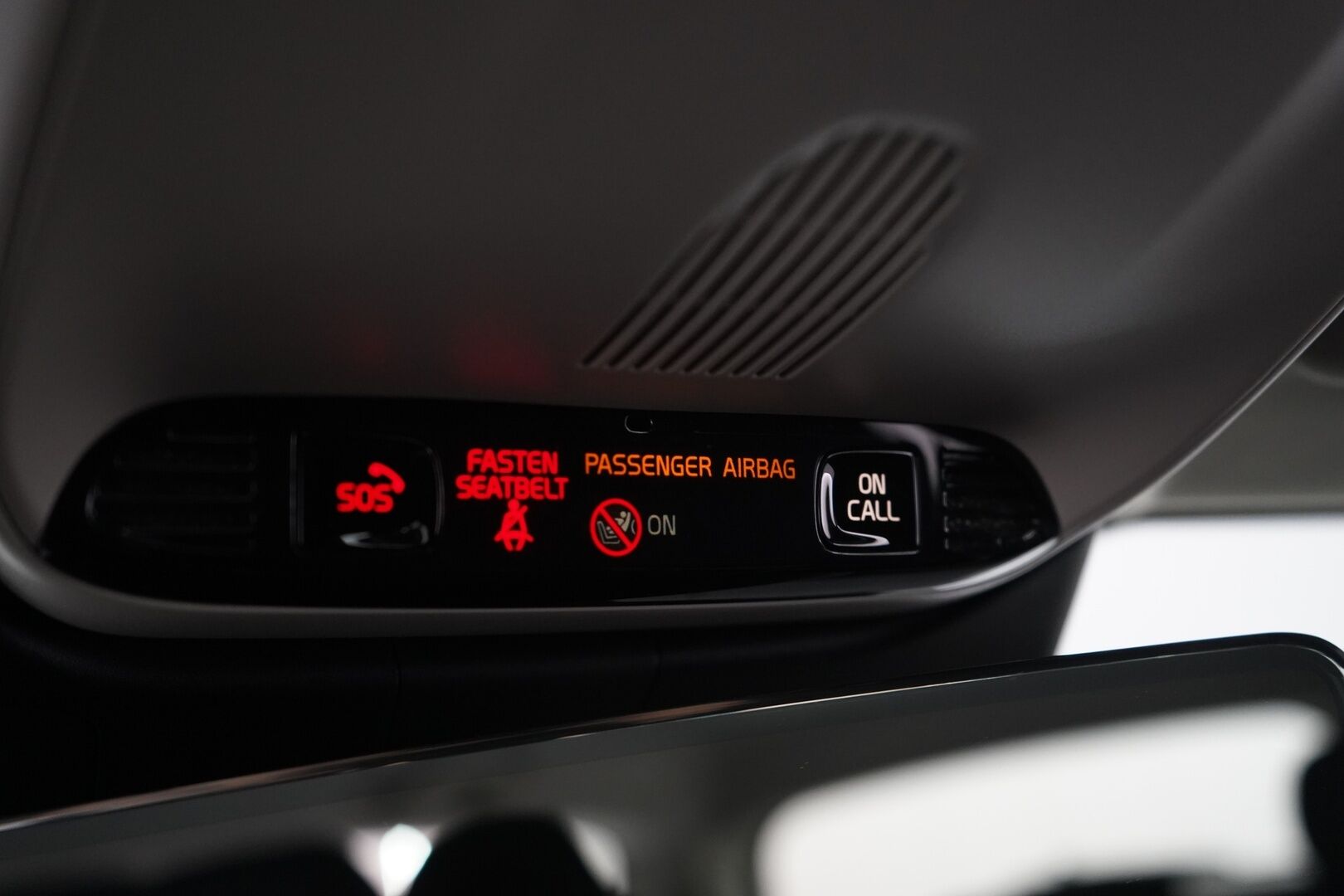 Volvo V60 2020 T6 Twin Engine AWD Momentum * Webasto / ACC / Navi / Ratinlämmitys - Jakohihna vaihdettu 141tkm / Kahdet Volvon omat vanteet / Siisti