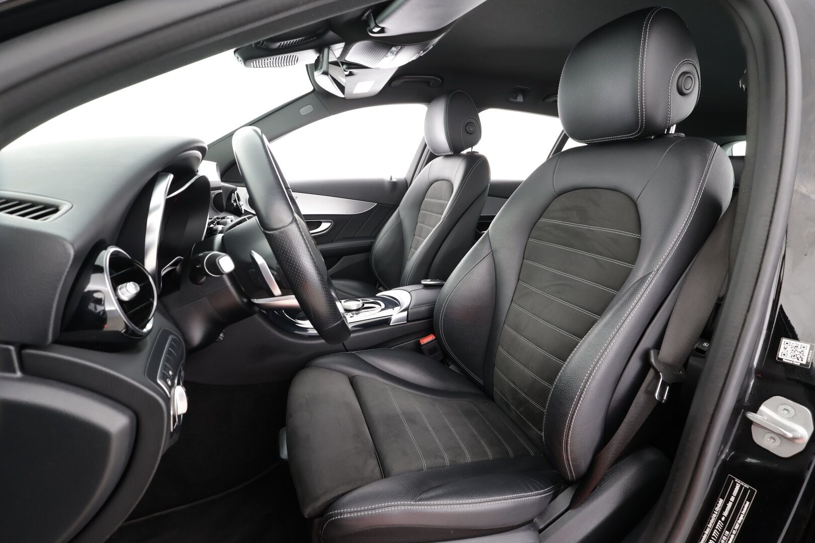 MERCEDES-BENZ C 2020 300 de T A Business AMG Edition EQ Power * Distronic+ / Multibeam LED / Peruutuskamera / Vetokoukku / Navi / Sporttipenkit - Akku kuntotarkastettu / Nahka-Alcantara / Juuri tullut Tampereelle!