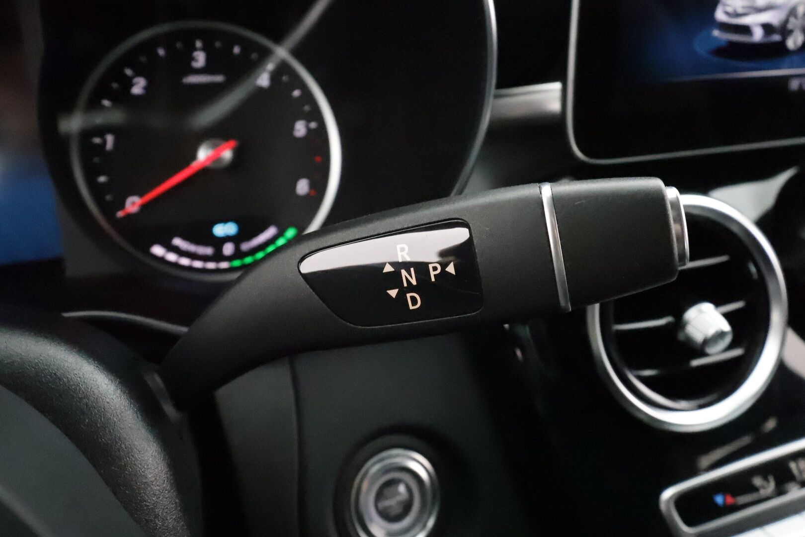 MERCEDES-BENZ C 2020 300 de T A Business AMG Edition EQ Power * Distronic+ / Multibeam LED / Peruutuskamera / Vetokoukku / Navi / Sporttipenkit - Akku kuntotarkastettu / Nahka-Alcantara / Juuri tullut Tampereelle!