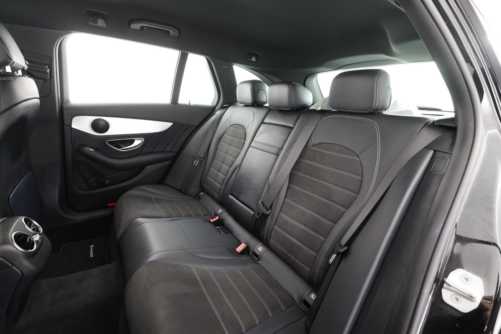 MERCEDES-BENZ C 2020 300 de T A Business AMG Edition EQ Power * Distronic+ / Multibeam LED / Peruutuskamera / Vetokoukku / Navi / Sporttipenkit - Akku kuntotarkastettu / Nahka-Alcantara / Juuri tullut Tampereelle! - HULLUT AVAJAISHULINAT KORKOTARJOUS 3,29 %