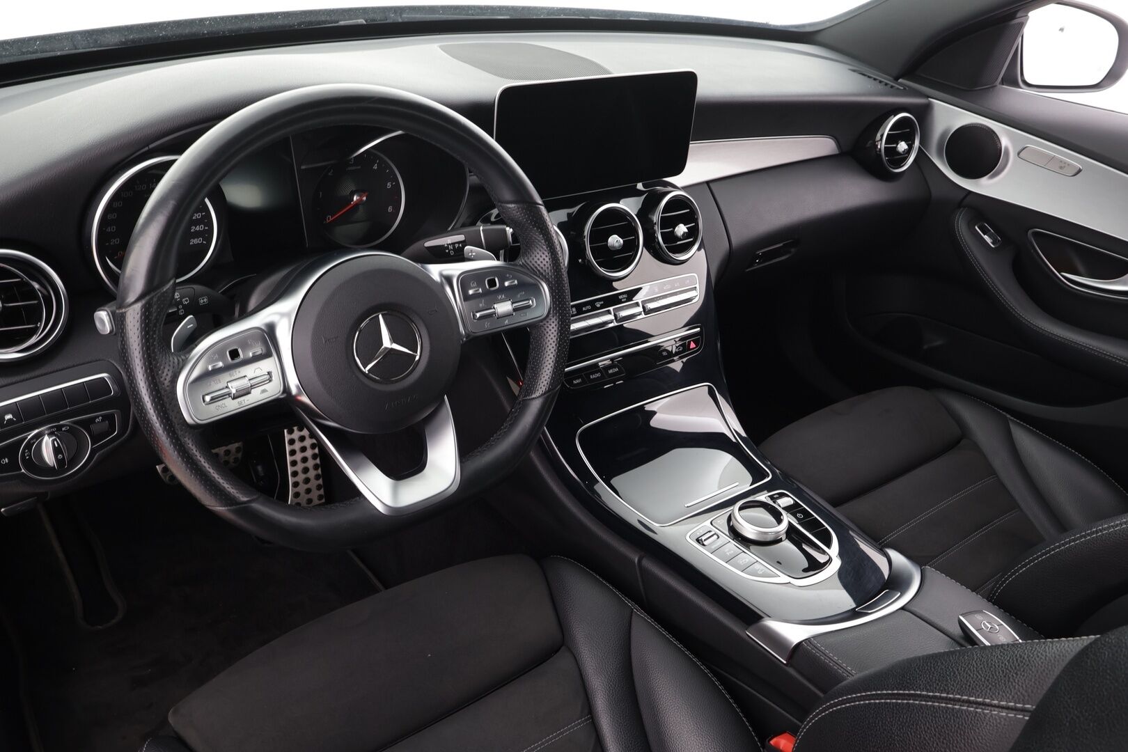 MERCEDES-BENZ C 2020 300 de T A Business AMG Edition EQ Power * Distronic+ / Multibeam LED / Peruutuskamera / Vetokoukku / Navi / Sporttipenkit - Akku kuntotarkastettu / Nahka-Alcantara / Juuri tullut Tampereelle!