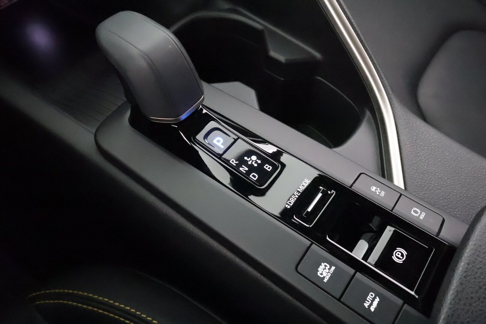 Toyota C-HR 2024 2,0 Plug-in Hybrid Premiere Edition - | JBL | Lasikatto | HUD | ACC | LED | 360 | Sähköpenkki | Kaistavahti | Katveavustin | Navi | Keyless | 1-om Suomi-auto | Kahdet renkaat | Merkkihuollot | 2x Latauskaapelit |