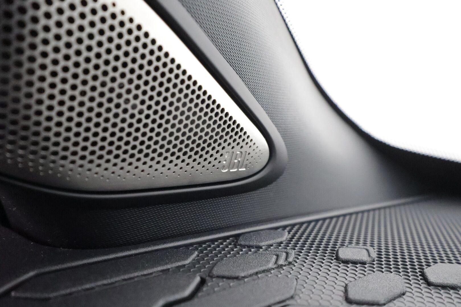 Toyota C-HR 2024 2,0 Plug-in Hybrid Premiere Edition - | JBL | Lasikatto | HUD | ACC | LED | 360 | Sähköpenkki | Kaistavahti | Katveavustin | Navi | Keyless | 1-om Suomi-auto | Kahdet renkaat | Merkkihuollot | 2x Latauskaapelit |