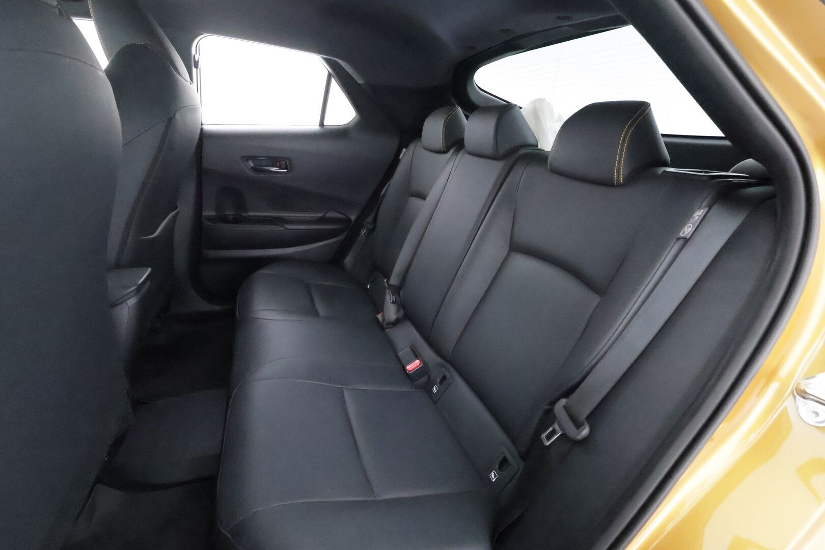 Toyota C-HR 2024 2,0 Plug-in Hybrid Premiere Edition - | JBL | Lasikatto | HUD | ACC | LED | 360 | Sähköpenkki | Kaistavahti | Katveavustin | Navi | Keyless | 1-om Suomi-auto | Kahdet renkaat | Merkkihuollot | 2x Latauskaapelit |