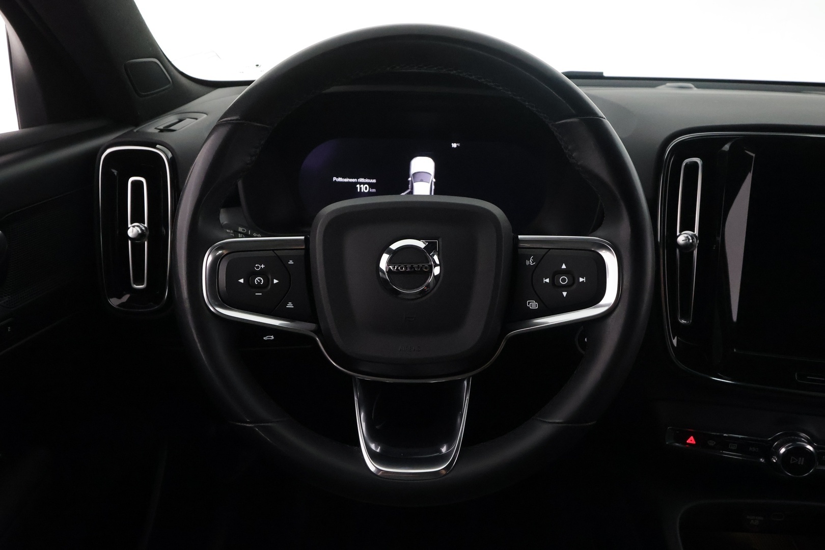 Volvo XC40 2024 B3 MHEV Business Plus Dark DCT aut - | ACC | LED | Muistipenkki | P.Kamera | High Performance audio | Sporttipenkit | Ratinlämmitys | Keyless | Apple&Android | 1.Om Suomi-auto | Kahdet Renkaat | Merkkihuollettu |