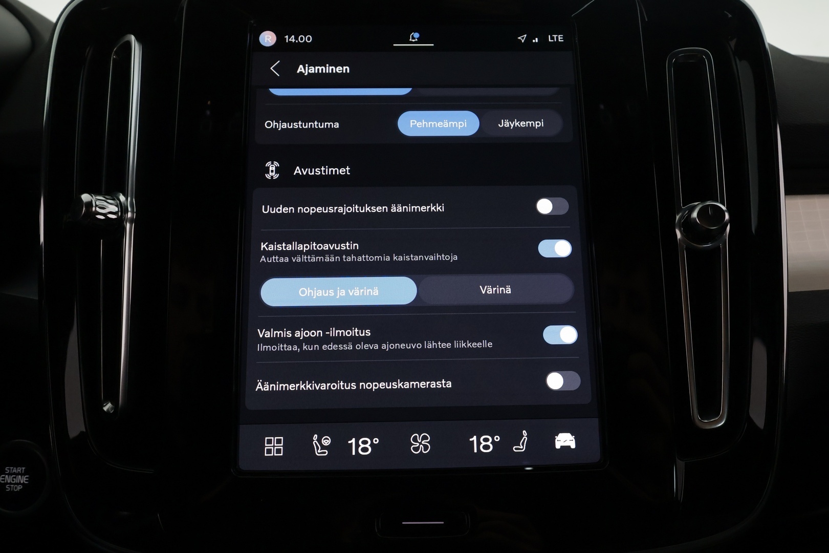 Volvo XC40 2024 B3 MHEV Business Plus Dark DCT aut - | ACC | LED | Muistipenkki | P.Kamera | High Performance audio | Sporttipenkit | Ratinlämmitys | Keyless | Apple&Android | 1.Om Suomi-auto | Kahdet Renkaat | Merkkihuollettu |