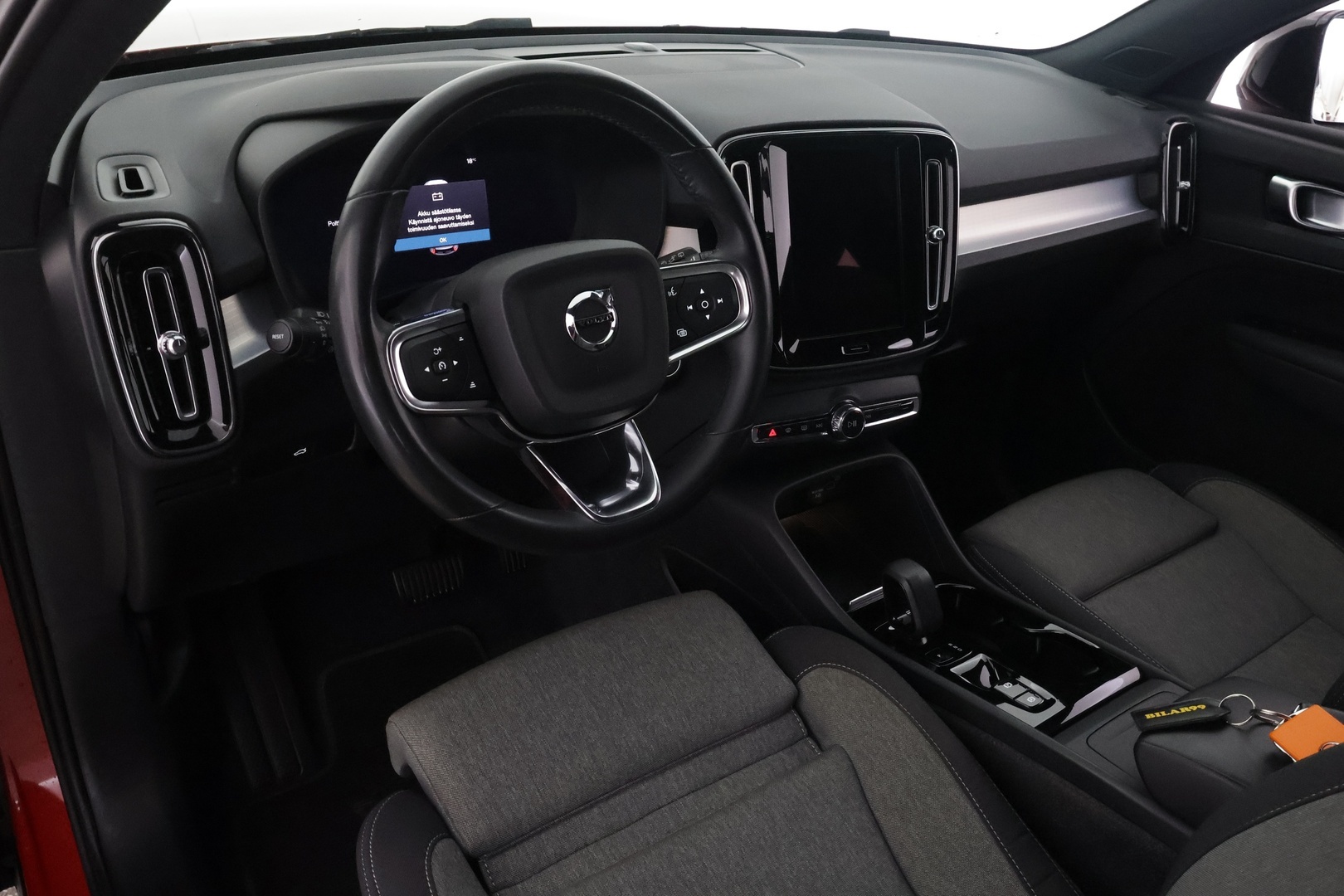 Volvo XC40 2024 B3 MHEV Business Plus Dark DCT aut - | ACC | LED | Muistipenkki | P.Kamera | High Performance audio | Sporttipenkit | Ratinlämmitys | Keyless | Apple&Android | 1.Om Suomi-auto | Kahdet Renkaat | Merkkihuollettu |