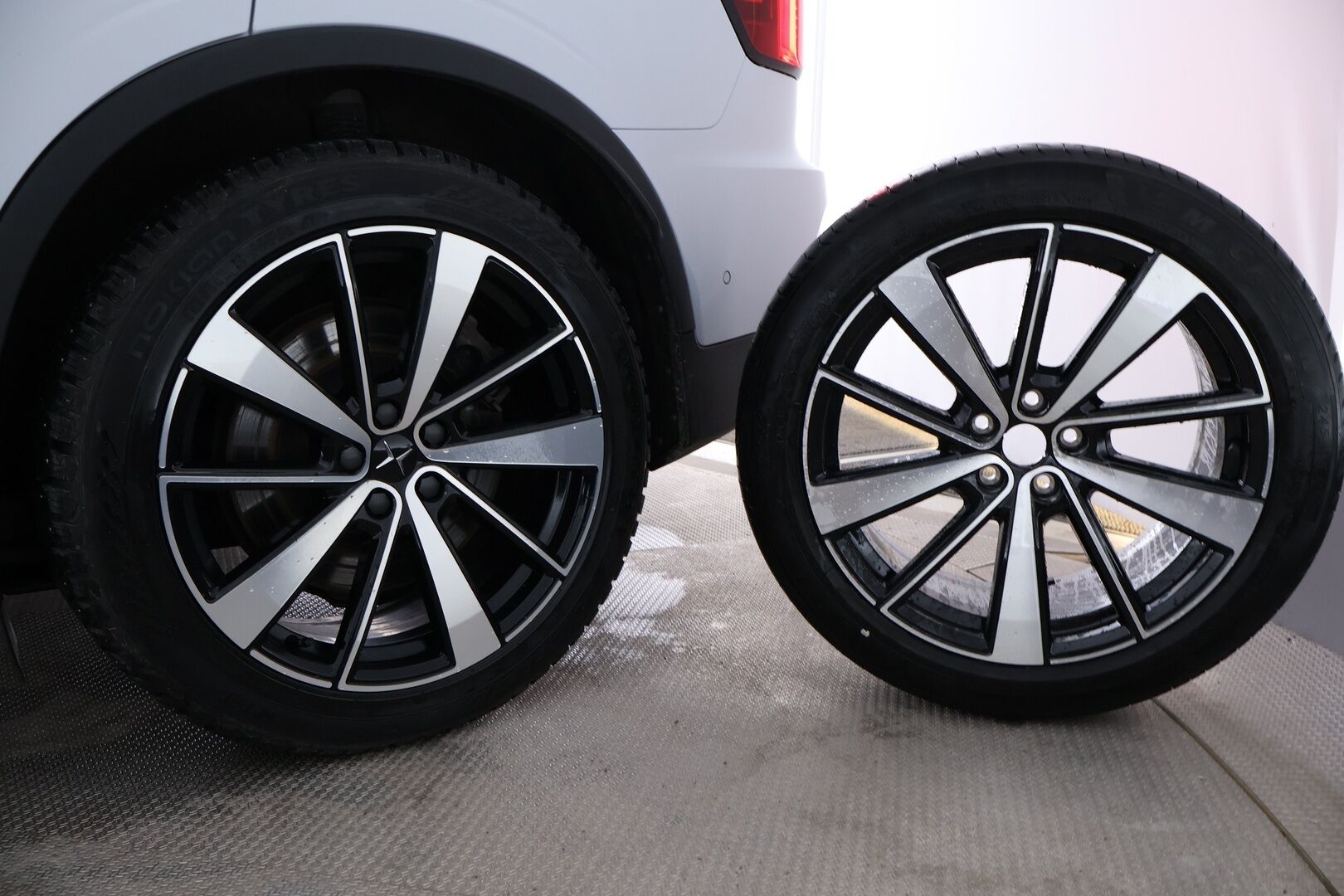 POLESTAR 2 2021 Long Range Dual Motor, 300kW, 78kWh / Pilot&Plus Paketti / Adapt.Vakkari / 360° Kamera / Harman&Kardon / Lasikatto / KeylessGo* - Merkkihuollettu / 2x Polestar Aluvanteet!