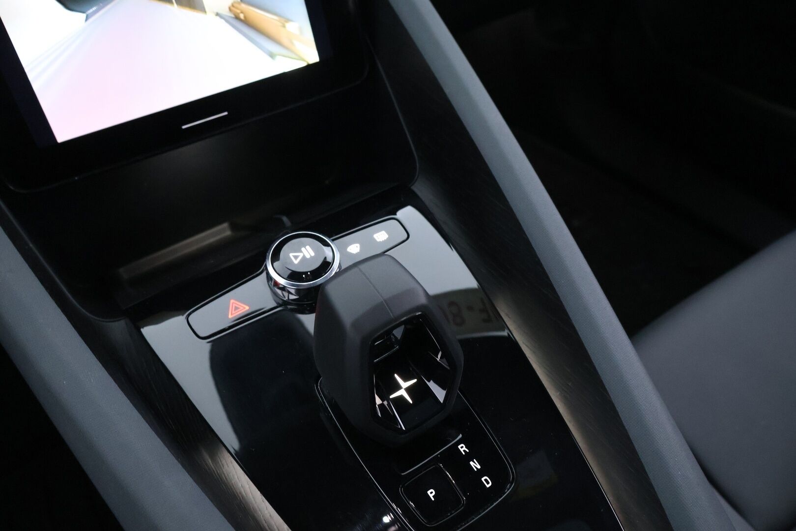 POLESTAR 2 2021 Long Range Dual Motor, 300kW, 78kWh / Pilot&Plus Paketti / Adapt.Vakkari / 360° Kamera / Harman&Kardon / Lasikatto / KeylessGo* - Merkkihuollettu / 2x Polestar Aluvanteet!