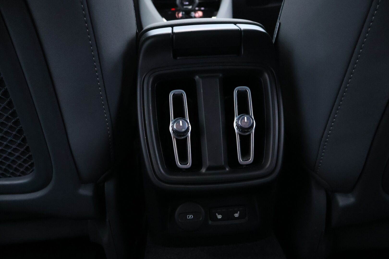 POLESTAR 2 2021 Long Range Dual Motor, 300kW, 78kWh / Pilot&Plus Paketti / Adapt.Vakkari / 360° Kamera / Harman&Kardon / Lasikatto / KeylessGo* - Merkkihuollettu / 2x Polestar Aluvanteet!