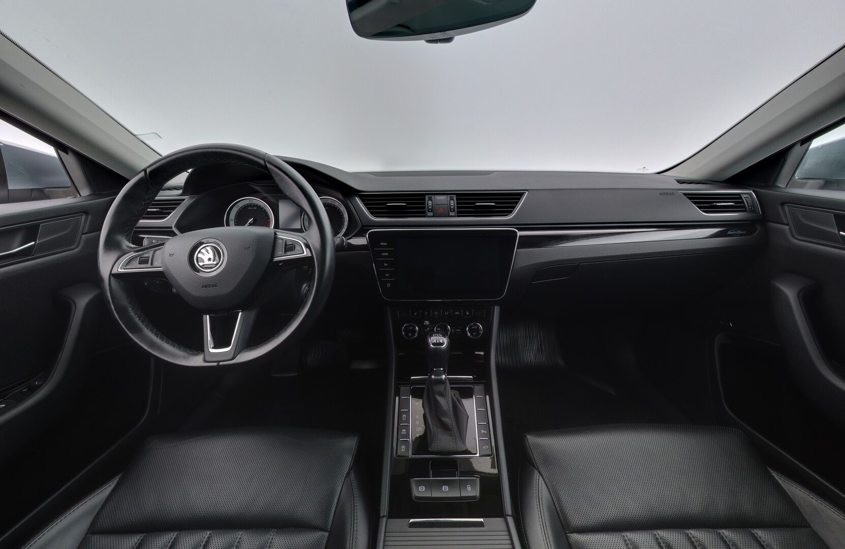 SKODA SUPERB 2019 Combi 2,0 TDI 190 4x4 L&K DSG / Adapt. vakkari / Webasto / Canton / Ilmastoidut muistipenkit / Keyless / Koukku /