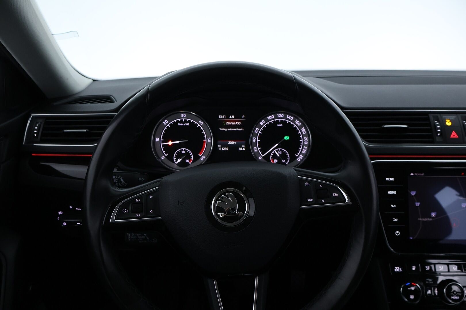 SKODA SUPERB 2019 Combi 2,0 TDI 190 4x4 L&K DSG / Adapt. vakkari / Webasto / Canton / Ilmastoidut muistipenkit / Keyless / Koukku /