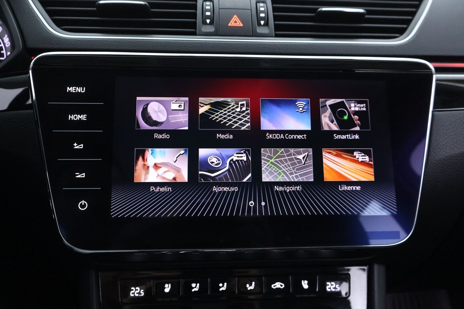 SKODA SUPERB 2019 Combi 2,0 TDI 190 4x4 L&K DSG / Adapt. vakkari / Webasto / Canton / Ilmastoidut muistipenkit / Keyless / Koukku /