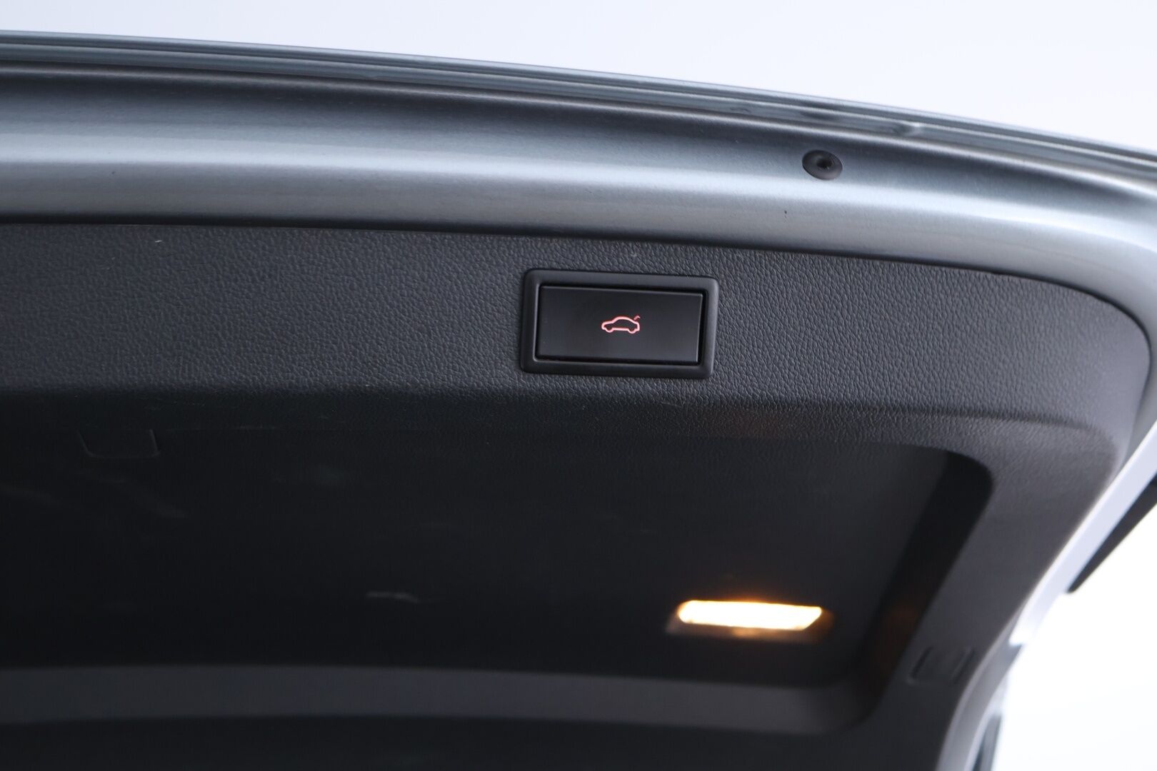 SKODA SUPERB 2019 Combi 2,0 TDI 190 4x4 L&K DSG / Adapt. vakkari / Webasto / Canton / Ilmastoidut muistipenkit / Keyless / Koukku /