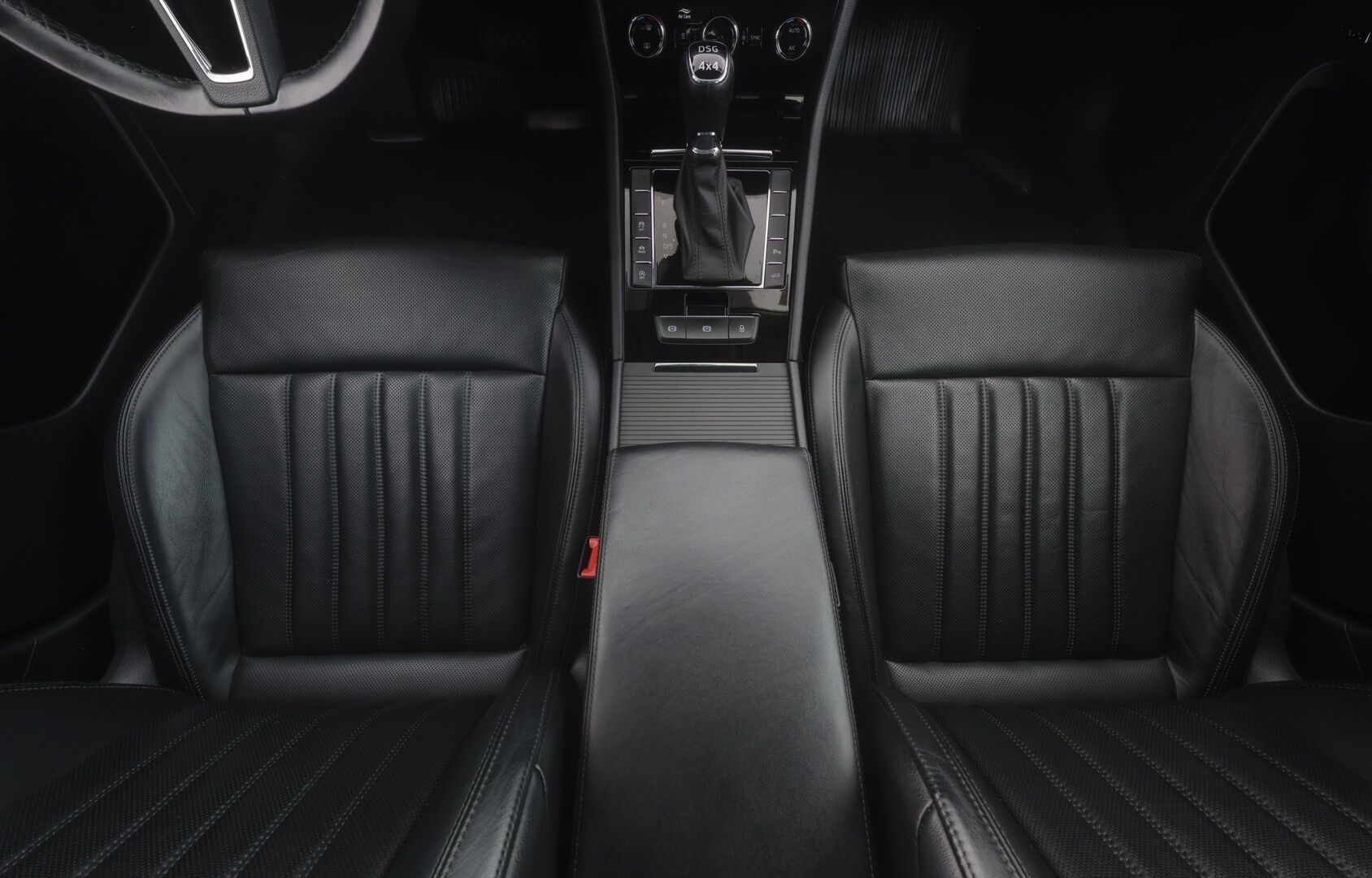 SKODA SUPERB 2019 Combi 2,0 TDI 190 4x4 L&K DSG / Adapt. vakkari / Webasto / Canton / Ilmastoidut muistipenkit / Keyless / Koukku / - HULLUT AVAJAISHULINAT KORKOTARJOUS 3,29 %