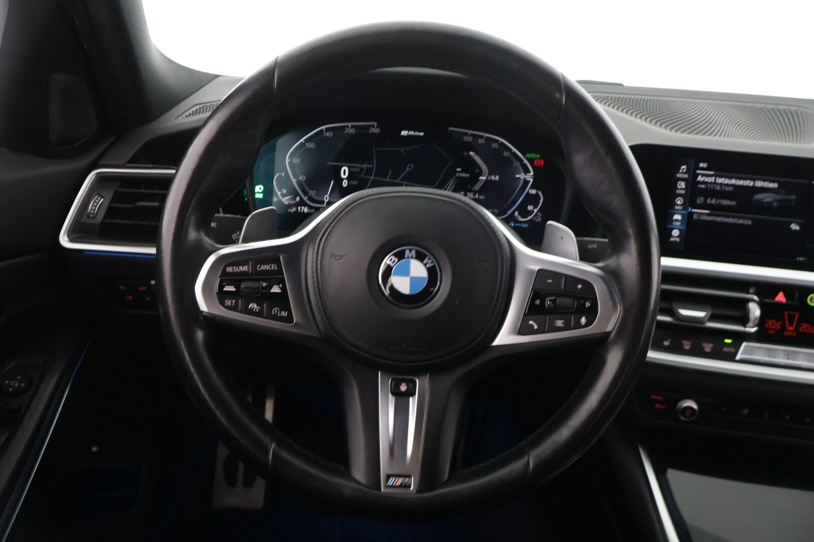 BMW 330 2021 G20 Sedan 330e xDrive* M Sport / Adapt.Vakkari / Hifit / Comfort Access / Peruutuskamera / Nahka-Alcantara * - HULLU BLACKWEEK KORKOTARJOUS 2,49%