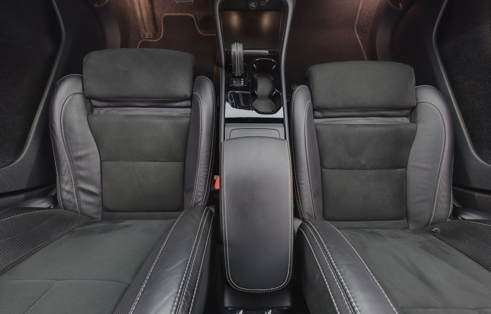 Volvo XC40 2021 P8 Recharge R-Design AWD aut. - ACC | Pilot Assist | BLIS | LED | VOC 