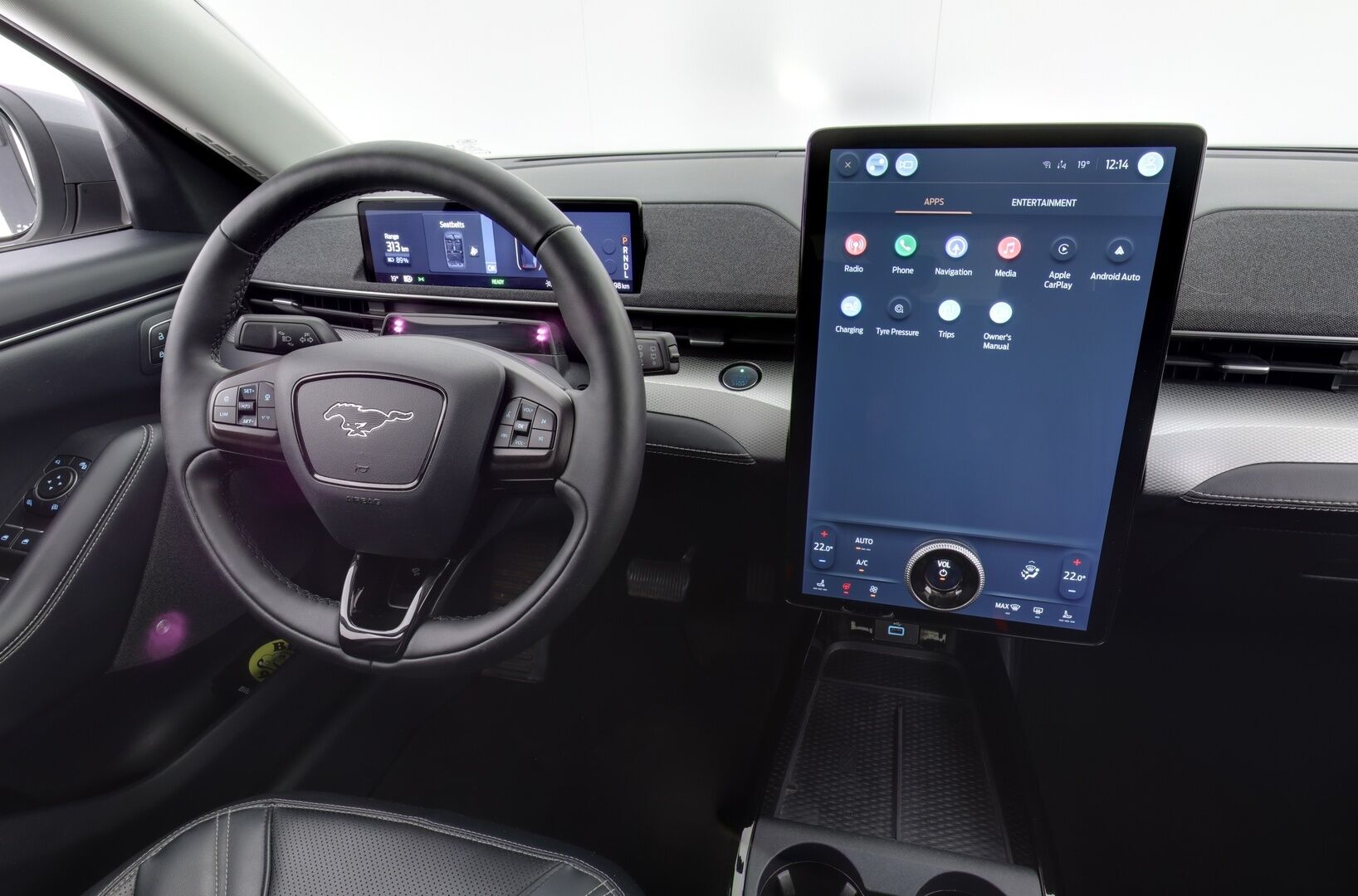 FORD MUSTANG MACH-E 2021 75kWh / Adapt.Vakkari / Lasikatto / B&O / 360° Kamera / Nahkasisusta / Muistipenkki / Koukku /