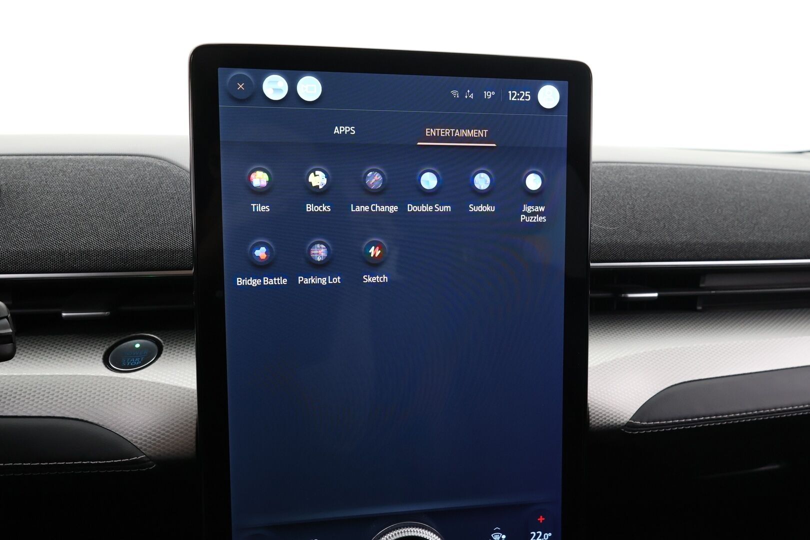 FORD MUSTANG MACH-E 2021 75kWh / Adapt.Vakkari / Lasikatto / B&O / 360° Kamera / Nahkasisusta / Muistipenkki / Koukku /