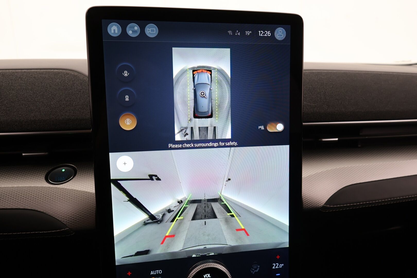 FORD MUSTANG MACH-E 2021 75kWh / Adapt.Vakkari / Lasikatto / B&O / 360° Kamera / Nahkasisusta / Muistipenkki / Koukku /