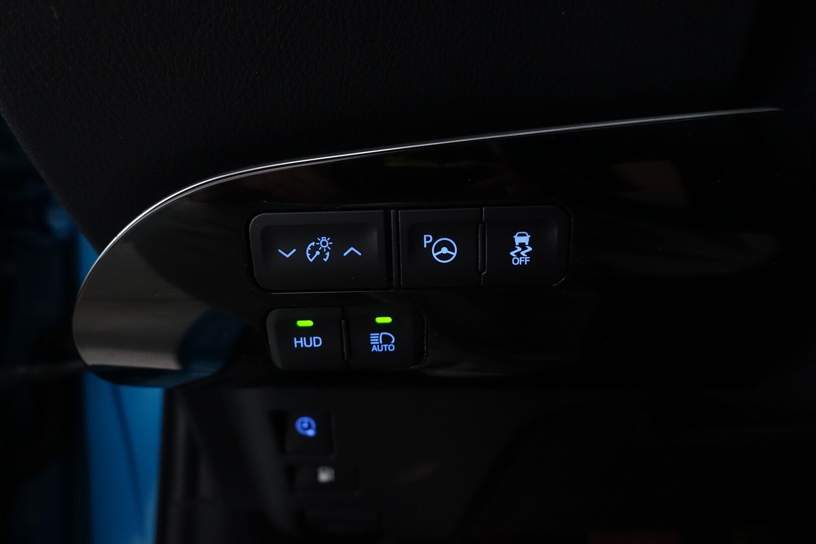 Toyota Prius 2017 Plug-in Hybrid Premium - | Juuri Katsastettu! | JBL Audio | ACC | Digimittari | Keyless | BLIS | Nahkasisusta | Navi | P. Kamera | Tutkat |