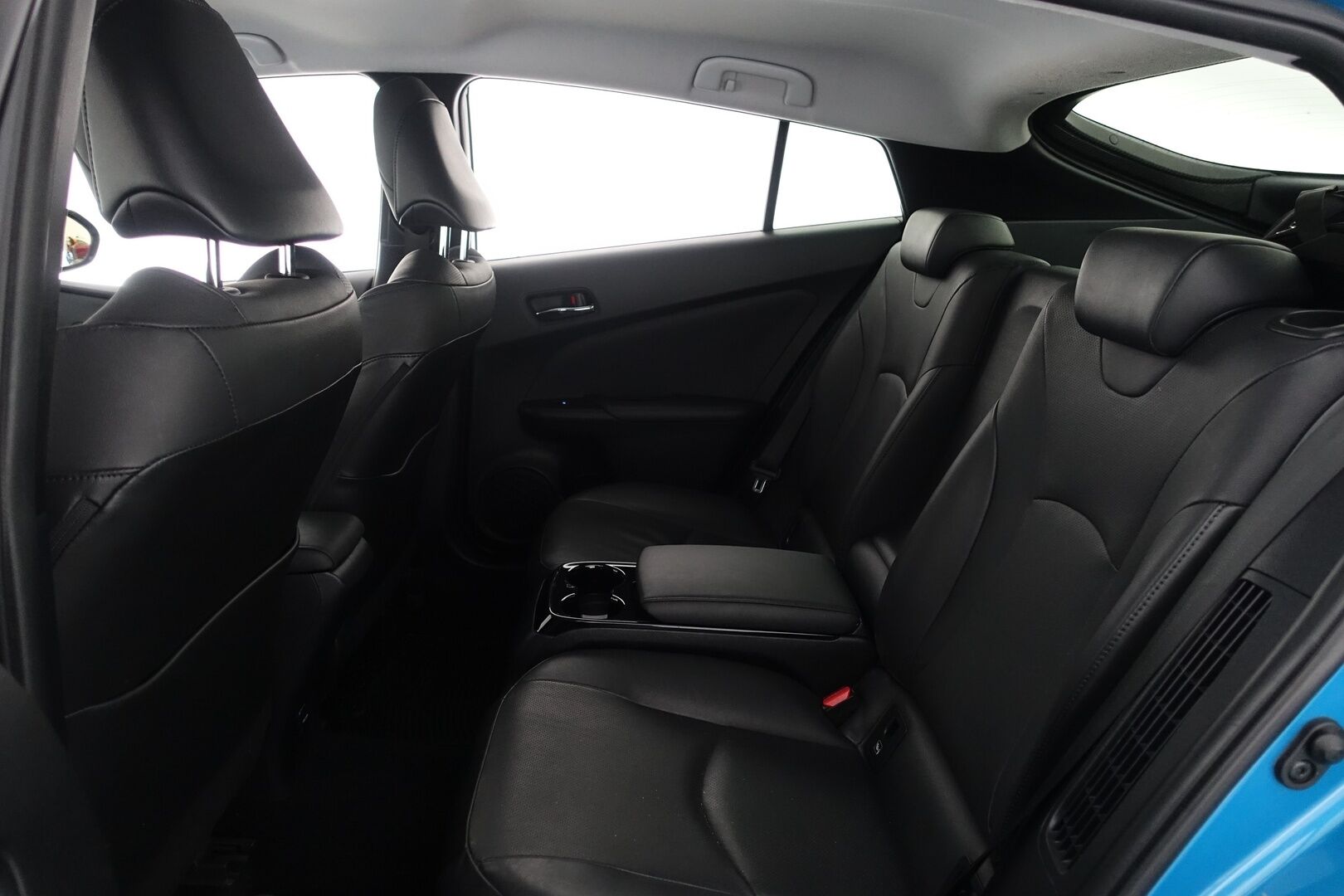 Toyota Prius 2017 Plug-in Hybrid Premium - | Juuri Katsastettu! | JBL Audio | ACC | Digimittari | Keyless | BLIS | Nahkasisusta | Navi | P. Kamera | Tutkat |