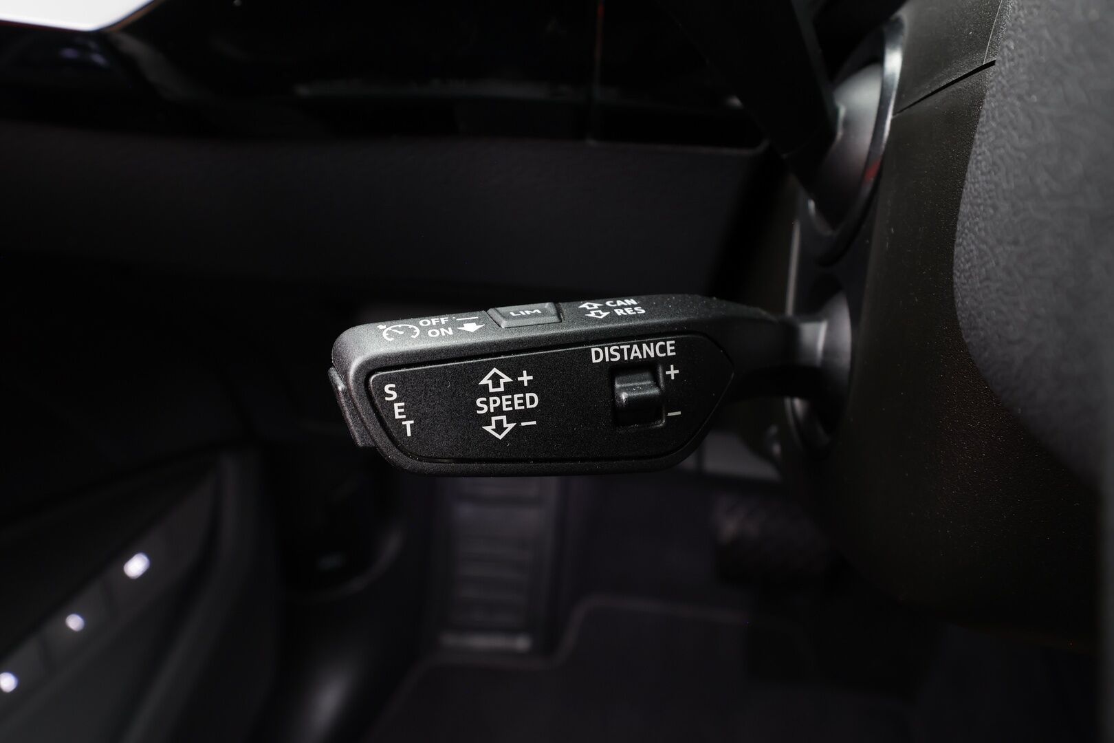 Audi Q8 e-tron 2024 50 quattro Launch Edition - | ACC | Lisälämmitin | Koukku | Ilma-Alusta | Matrix-LED | HUD | Muistipenkki | Keyless | Apple&Android | Merkkihuollettu | Kahdet Renkaat |