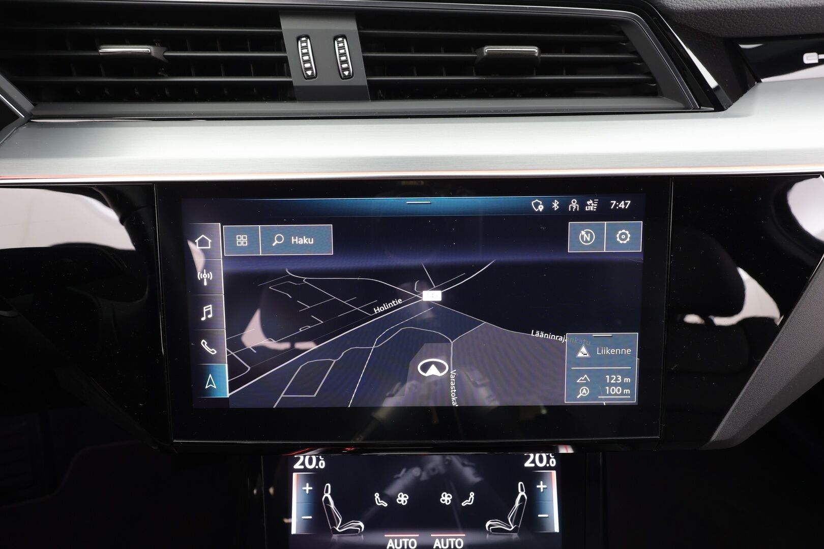 Audi Q8 e-tron 2024 50 quattro Launch Edition - | ACC | Lisälämmitin | Koukku | Ilma-Alusta | Matrix-LED | HUD | Muistipenkki | Keyless | Apple&Android | Merkkihuollettu | Kahdet Renkaat |