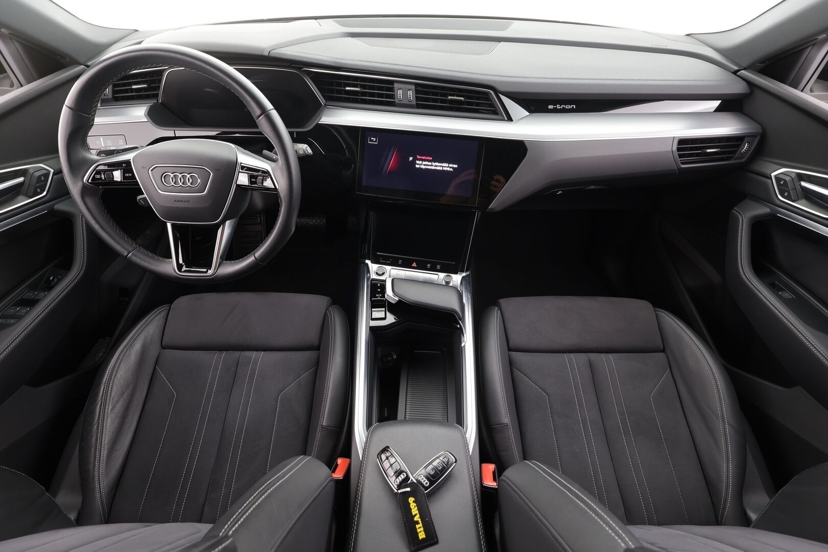 Audi Q8 e-tron 2024 50 quattro Launch Edition - | ACC | Lisälämmitin | Koukku | Ilma-Alusta | Matrix-LED | HUD | Muistipenkki | Keyless | Apple&Android | Merkkihuollettu | Kahdet Renkaat |