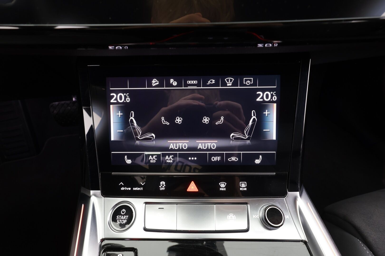 Audi Q8 e-tron 2024 50 quattro Launch Edition - | ACC | Lisälämmitin | Koukku | Ilma-Alusta | Matrix-LED | HUD | Muistipenkki | Keyless | Apple&Android | Merkkihuollettu | Kahdet Renkaat |