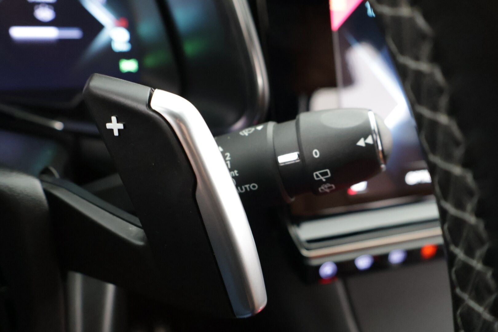 DS 7 2020 Crossback E-Tense Plug-in Hybrid Grand Chic Aut * Hierovat Sähköpenkit Muistilla / ACC / BLISS / Focal Audio System * - Hierovat Sähköpenkit Muistilla / ACC / BLISS / Focal Audio System 