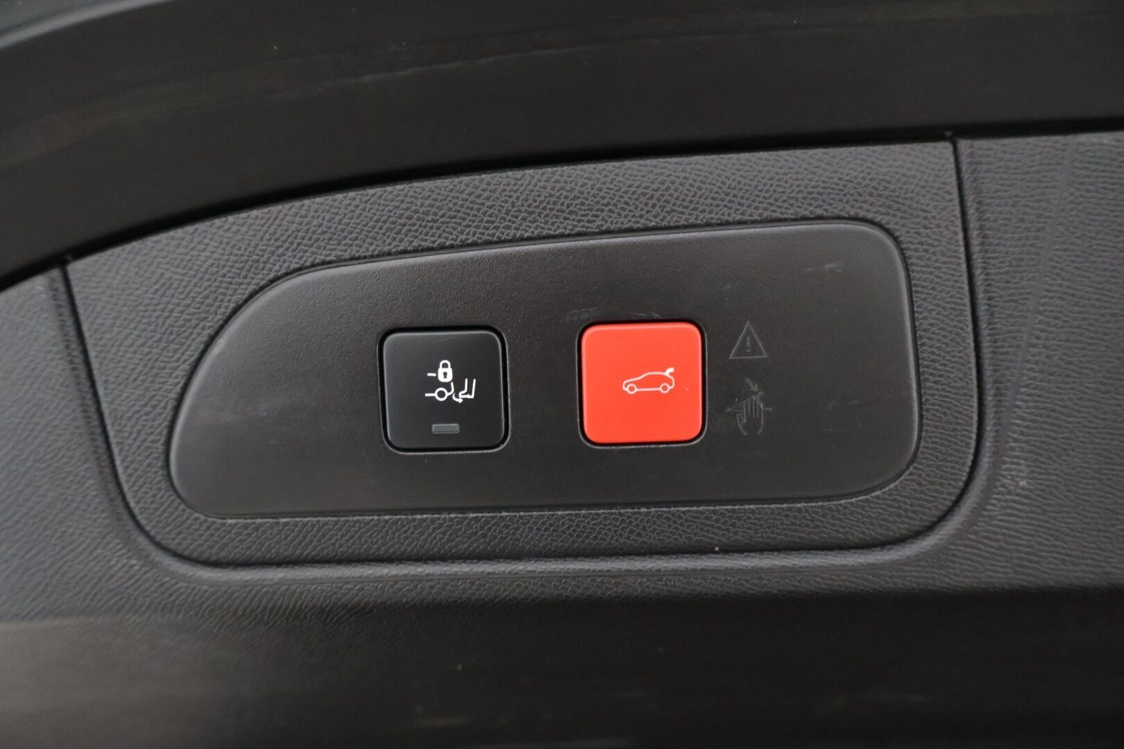 DS 7 2020 Crossback E-Tense Plug-in Hybrid Grand Chic Aut * Hierovat Sähköpenkit Muistilla / ACC / BLISS / Focal Audio System * - Hierovat Sähköpenkit Muistilla / ACC / BLISS / Focal Audio System - HULLUT AVAJAISHULINAT KORKOTARJOUS 3,29 %