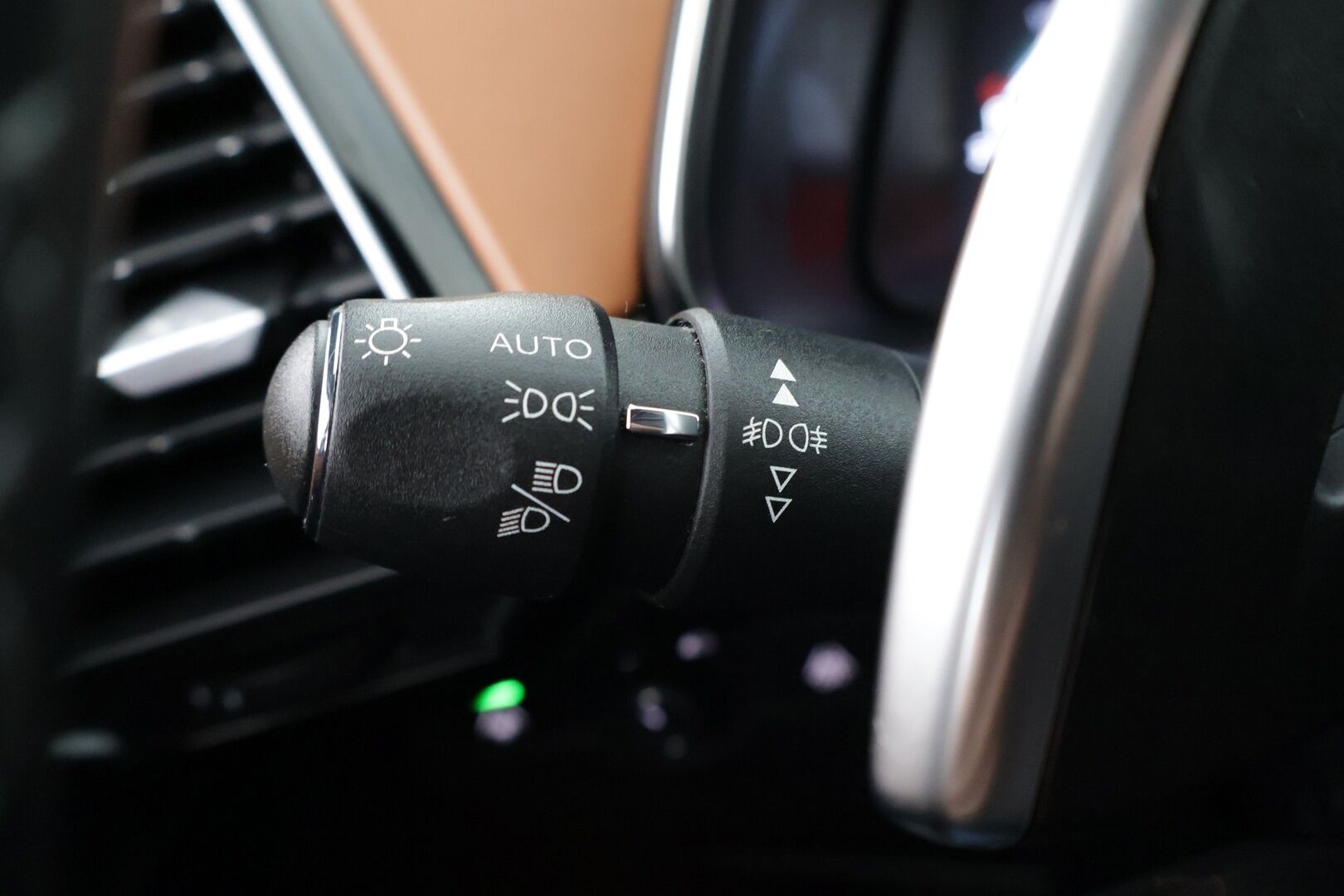 DS 7 2020 Crossback E-Tense Plug-in Hybrid Grand Chic Aut * Hierovat Sähköpenkit Muistilla / ACC / BLISS / Focal Audio System * - Hierovat Sähköpenkit Muistilla / ACC / BLISS / Focal Audio System 