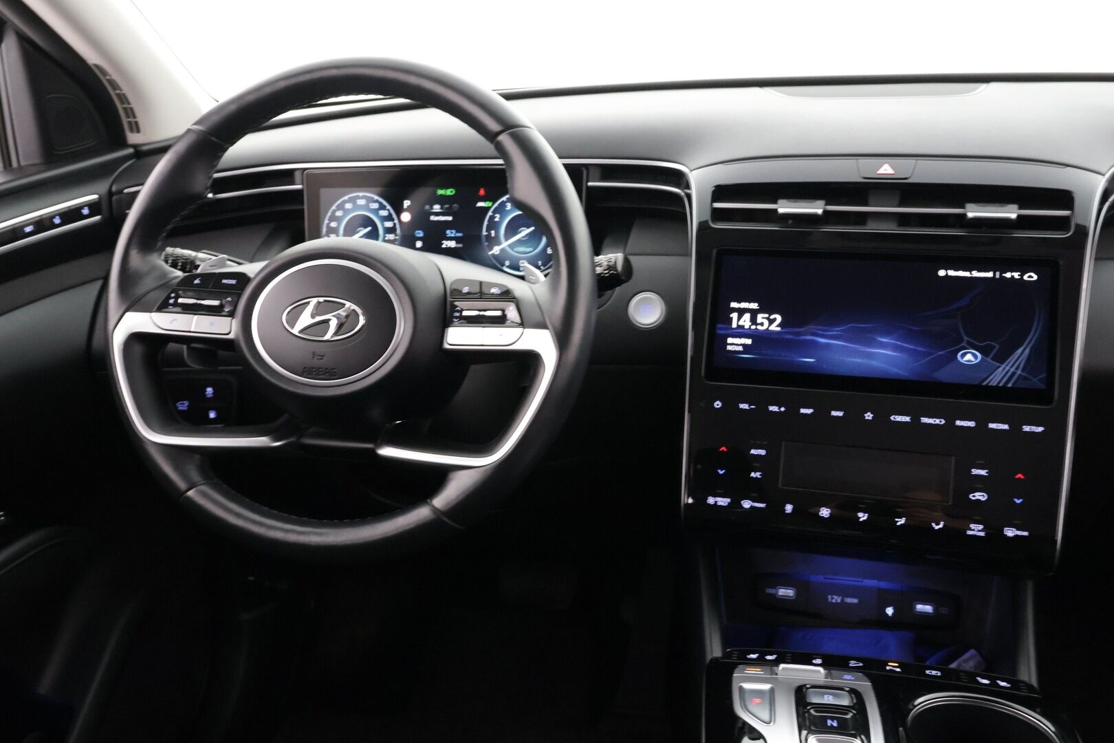 Hyundai Tucson 2022 1.6 T-GDi 180hv Hybrid 4WD Style / Esilämmitys / Ilmastoidut Muistinahat / 360° kamera / Smart Cruise / Koukku / Keyless - 2x alumiinivanteet / Huippurenkaat / Siisti