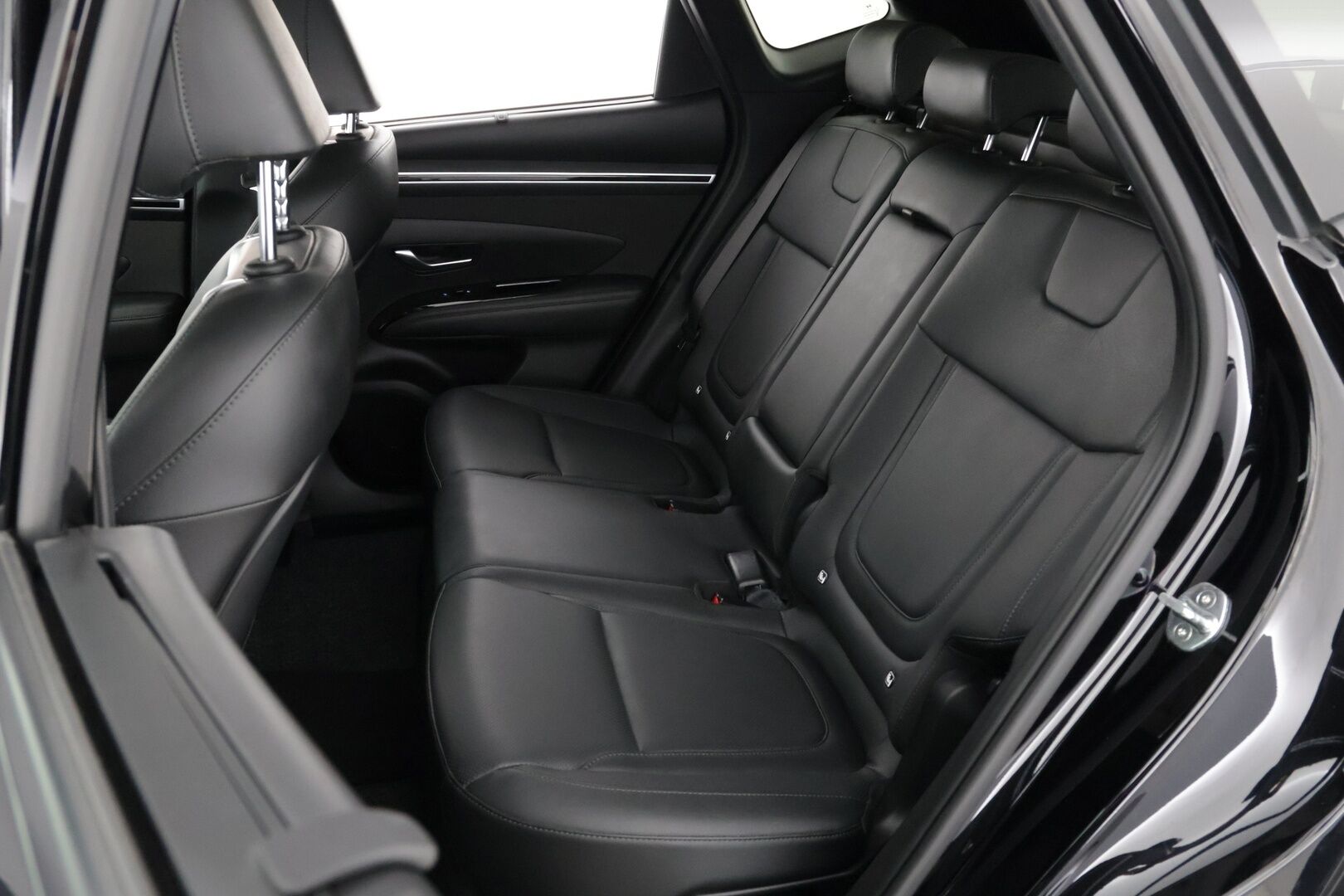 Hyundai Tucson 2022 1.6 T-GDi 180hv Hybrid 4WD Style / Esilämmitys / Ilmastoidut Muistinahat / 360° kamera / Smart Cruise / Koukku / Keyless - 2x alumiinivanteet / Huippurenkaat / Siisti