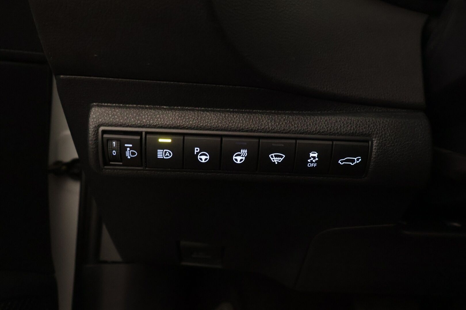 Toyota Corolla 2022 Touring Sports 1,8 Hybrid Style / Adapt. Vakkari / P-kamera / Ratinlämmitin / Lohko+sisäpuhallin / Sporttipenkit - *Pienet kilometrit - pienet kulut / 2x renkaat alumiinivanteilla / Fiksu käyttöauto*