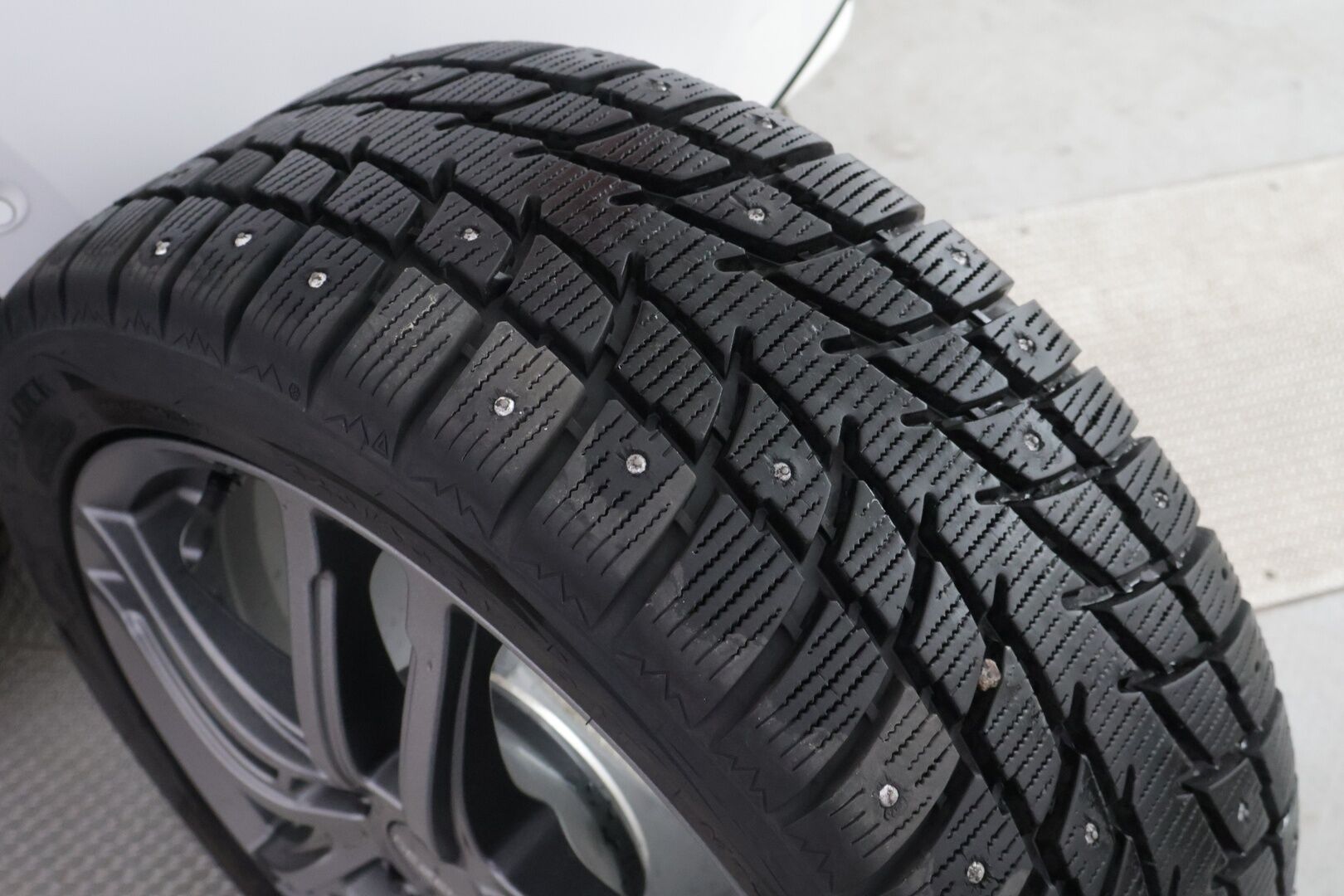 Toyota Corolla 2022 Touring Sports 1,8 Hybrid Style / Adapt. Vakkari / P-kamera / Ratinlämmitin / Lohko+sisäpuhallin / Sporttipenkit - *Pienet kilometrit - pienet kulut / 2x renkaat alumiinivanteilla / Fiksu käyttöauto*