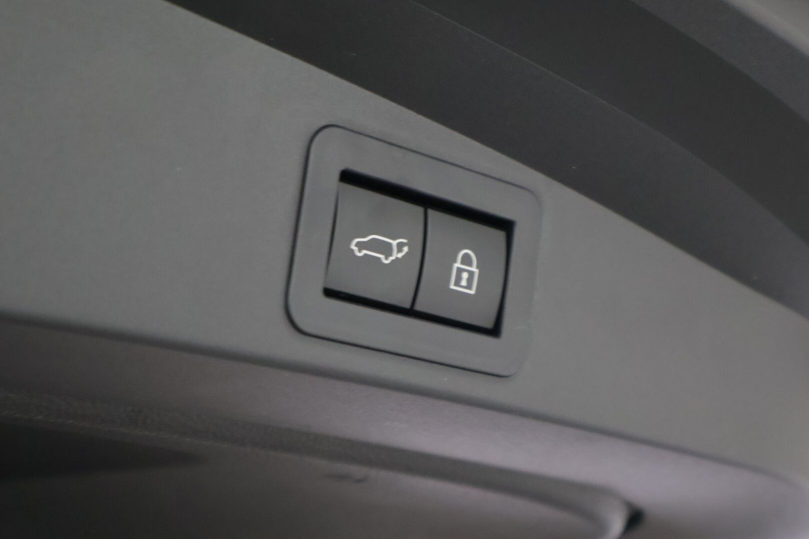 Toyota Corolla 2022 Touring Sports 1,8 Hybrid Style / Adapt. Vakkari / P-kamera / Ratinlämmitin / Lohko+sisäpuhallin / Sporttipenkit - *Pienet kilometrit - pienet kulut / 2x renkaat alumiinivanteilla / Fiksu käyttöauto*