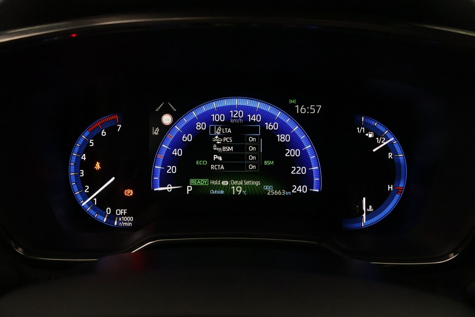 Toyota Corolla 2022 Touring Sports 1,8 Hybrid Style / Adapt. Vakkari / P-kamera / Ratinlämmitin / Lohko+sisäpuhallin / Sporttipenkit - *Pienet kilometrit - pienet kulut / 2x renkaat alumiinivanteilla / Fiksu käyttöauto*