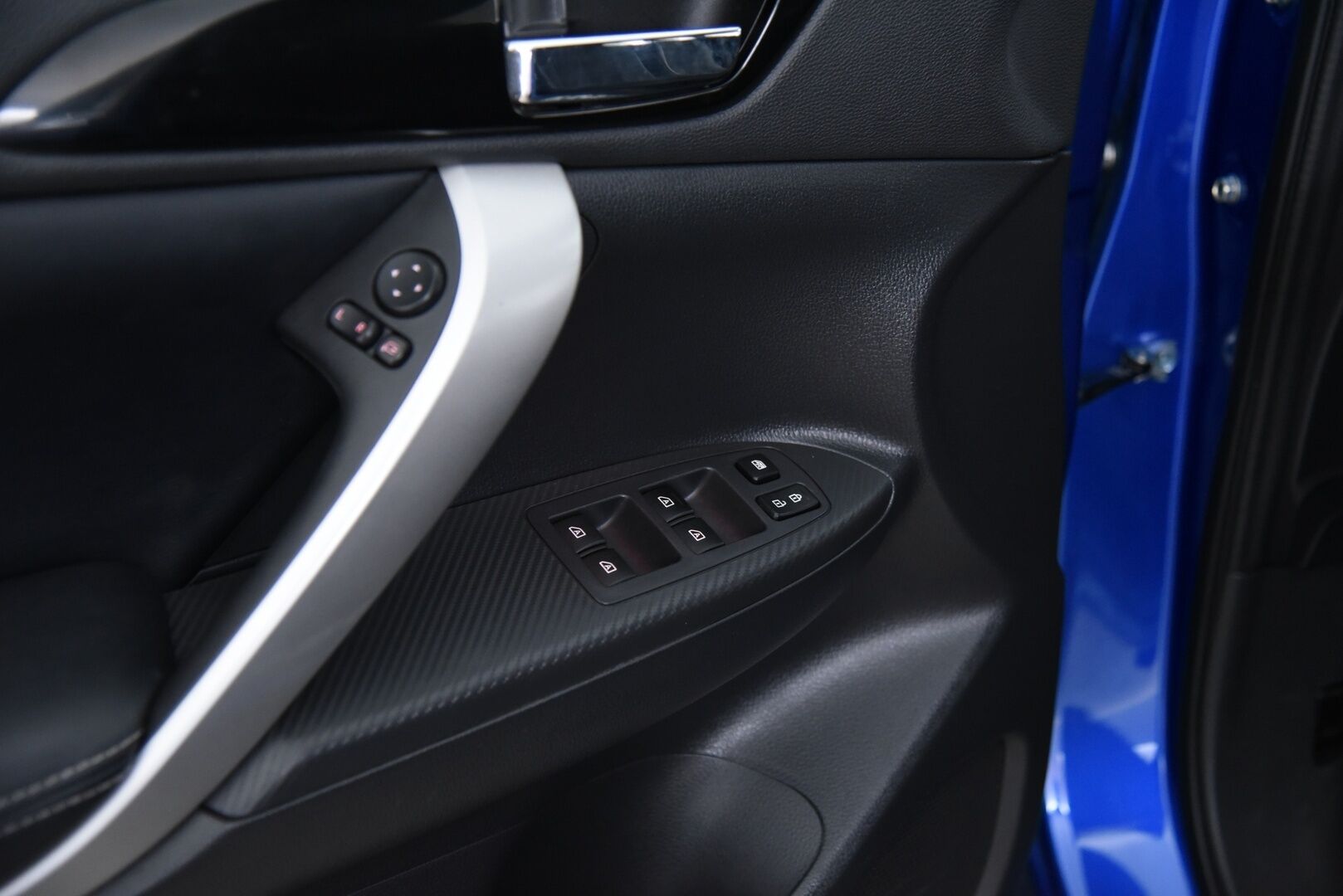 Mitsubishi Eclipse Cross 2023 2.4 PHEV Instyle 4WD / Adapt.vak / 360-kamera / LED / Navi / BLIS - 2x renkaat / huoltokirja