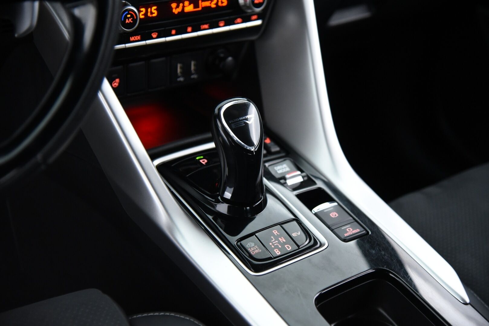 Mitsubishi Eclipse Cross 2023 2.4 PHEV Instyle 4WD / Adapt.vak / 360-kamera / LED / Navi / BLIS - 2x renkaat / huoltokirja